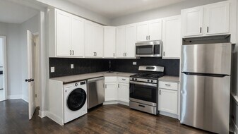 3415 N Seminary Ave, Unit 2F in Chicago, IL - Building Photo
