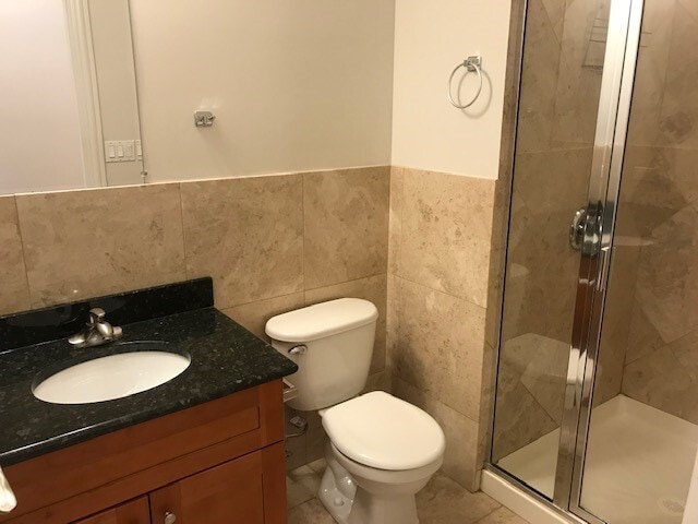 5663 W Higgins Ave in Chicago, IL - Building Photo - Building Photo
