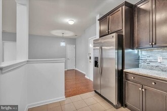 4023 Derby Ct in Cherry Hill Township, NJ - Building Photo - Building Photo