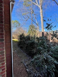 1142 N Jamestown Rd photo'