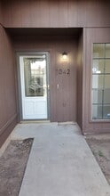2042 Magill St in Odessa, TX - Foto de edificio - Building Photo