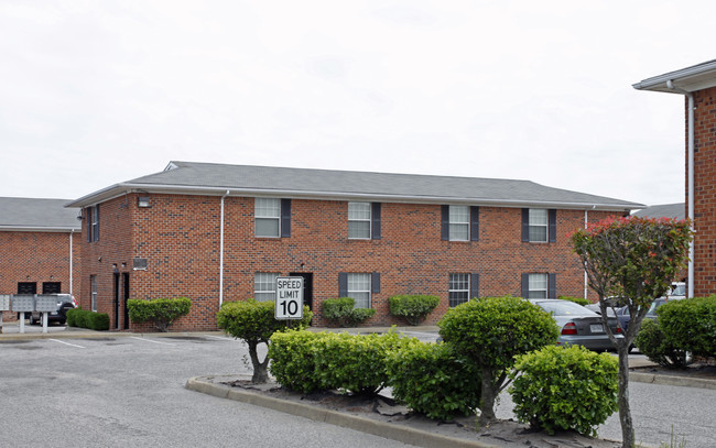 Arcadia Apartments in Norfolk, VA - Foto de edificio - Building Photo