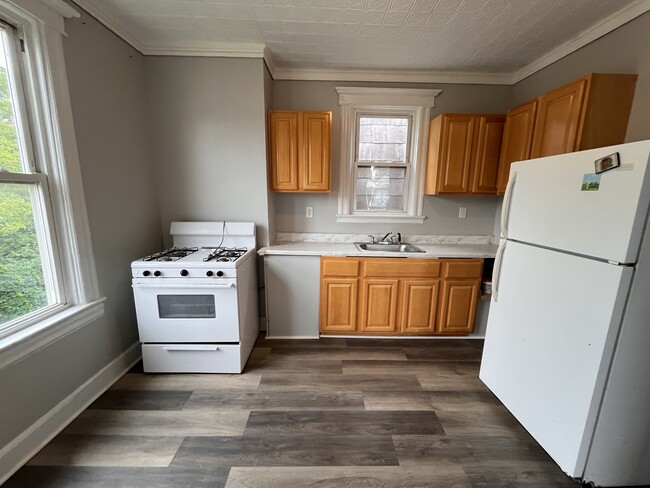 93 Bayview Ave, Unit 2