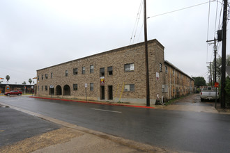 Reypres Square Apartments in Brownsville, TX - Building Photo - Building Photo