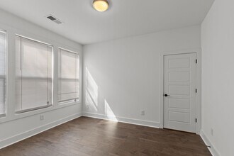 1040 Maynor Ave in Nashville, TN - Building Photo - Building Photo