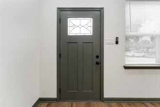 7987 Chateau St in Houston, TX - Building Photo - Building Photo