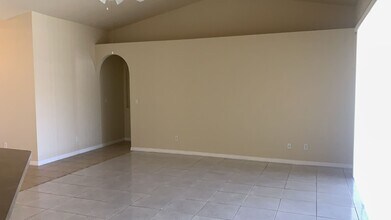1205 SW 14th Terrace in Cape Coral, FL - Foto de edificio - Building Photo