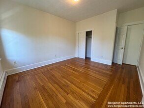 17 Fairbanks St, Unit 33 in Brookline, MA - Building Photo - Building Photo