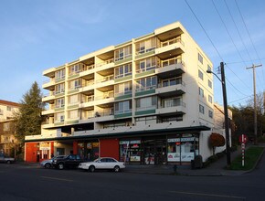University Heights Apartments in Seattle, WA - Building Photo - Building Photo