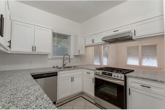 5708 Live Oak St in Dallas, TX - Foto de edificio - Building Photo