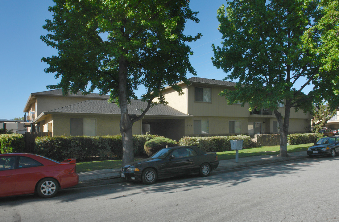 Carolyn Apartments in Campbell, CA - Building Photo