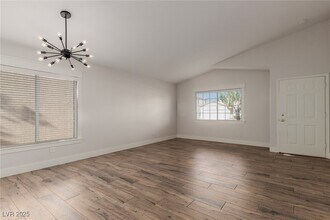 3185 Dancing Hills Ave in Henderson, NV - Building Photo - Building Photo