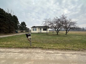 8759 Stanton St in Zeeland, MI - Building Photo