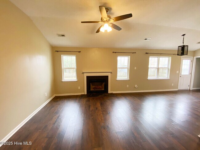 2526 Sapling Cir in Wilmington, NC - Building Photo - Building Photo