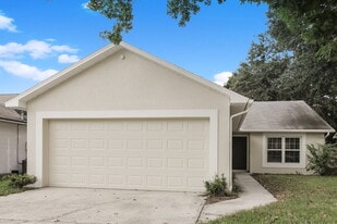104 Little Fox Ave in Sanford, FL - Building Photo