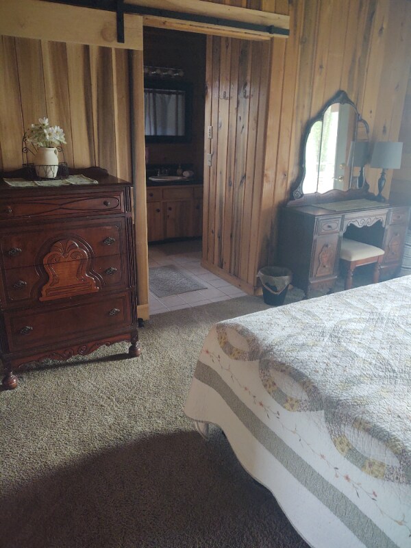 2306 Sugarloaf Rd in Hendersonville, NC - Foto de edificio - Building Photo