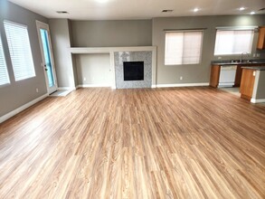 8091 Retriever Ave in Las Vegas, NV - Building Photo - Building Photo