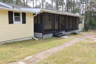 711 N Hubbard St in Bonifay, FL - Foto de edificio - Building Photo