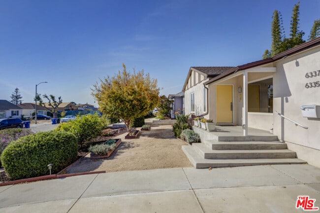 6337 W 83rd St in Los Angeles, CA - Building Photo - Building Photo