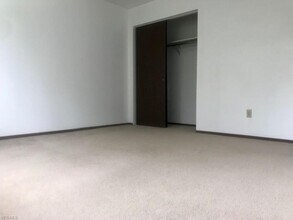 505 Trabar Dr-Unit -3 in St. Clairsville, OH - Building Photo - Building Photo