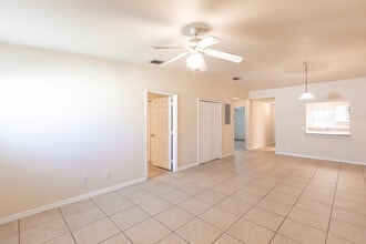 1321 SE 8th Ave in Cape Coral, FL - Building Photo - Building Photo