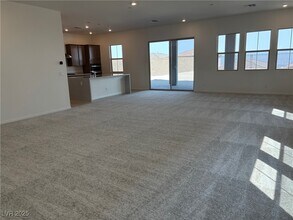 560 Preston Oak Ln in Las Vegas, NV - Building Photo - Building Photo