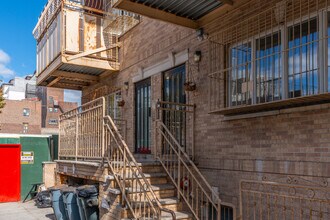 55-57 Franklin Ave in Brooklyn, NY - Foto de edificio - Building Photo