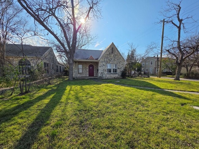 3901 Red River St in Austin, TX - Building Photo - Building Photo