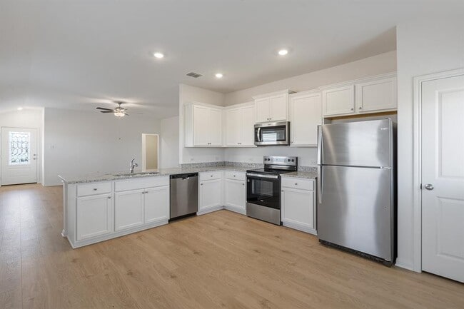 128 Paria Ct in Jarrell, TX - Building Photo - Building Photo