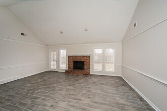 8915 Lanthorn Cove in Memphis, TN - Building Photo - Building Photo
