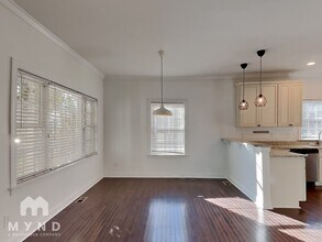 211 Idlewild Ave in Raleigh, NC - Foto de edificio - Building Photo