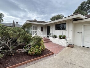 3107 Clairidge Way in Sacramento, CA - Building Photo - Building Photo