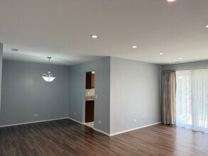 1312 Coventry Cir in Vernon Hills, IL - Building Photo - Building Photo