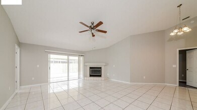 1307 Sweet Gum Dr in Brandon, FL - Building Photo - Building Photo