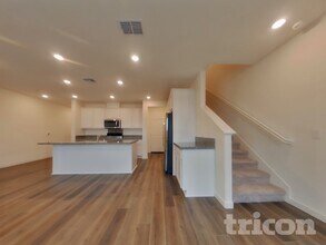 2042 Delta Vw Ave in Sacramento, CA - Building Photo - Building Photo