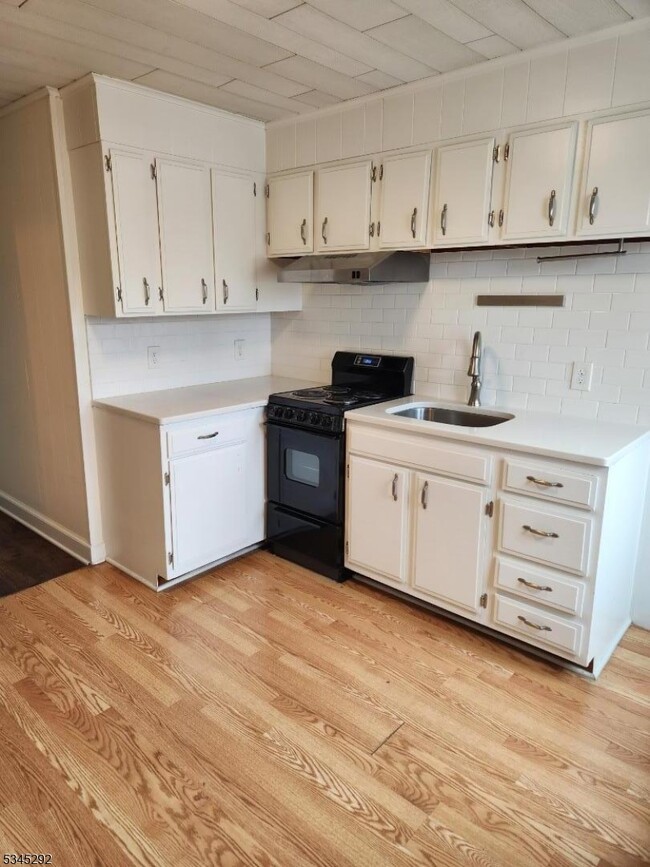 29 New St in Bloomfield, NJ - Building Photo - Building Photo