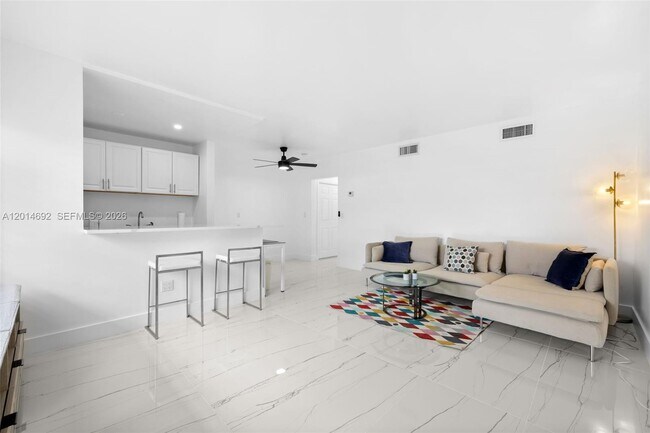 7333 Gary Ave in Miami Beach, FL - Building Photo - Building Photo