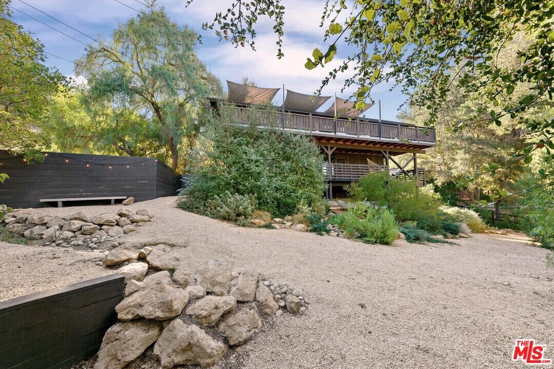 625 Reithe Ave in Calabasas, CA - Building Photo