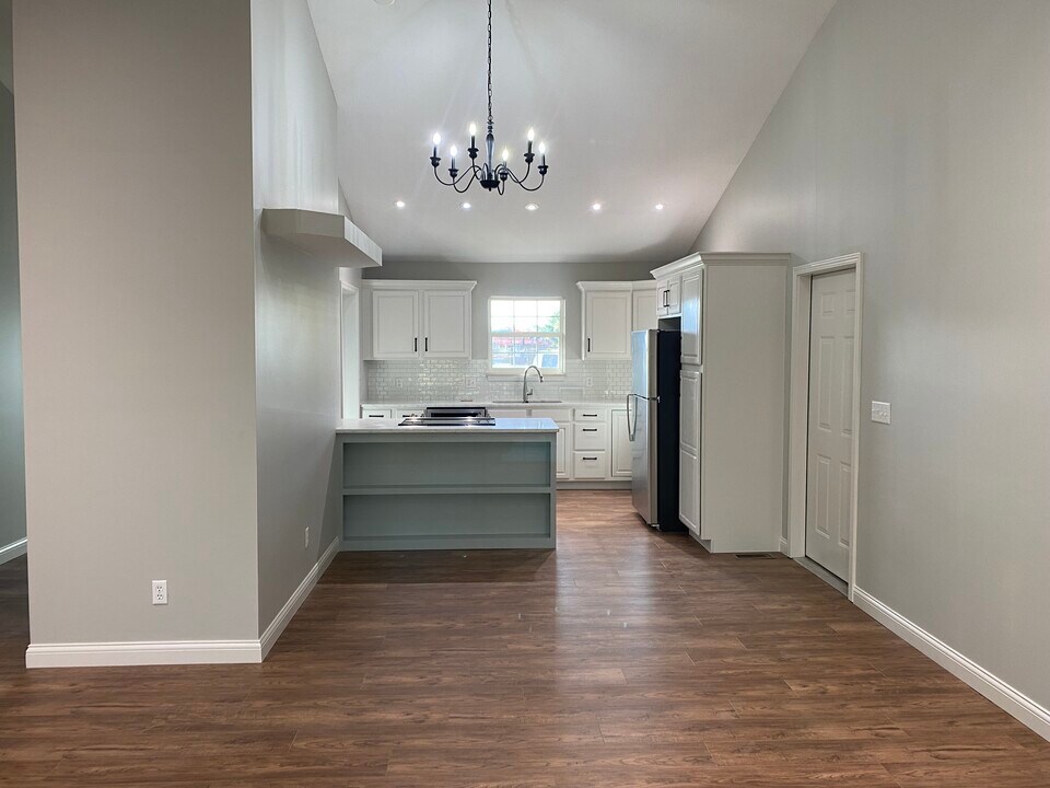 2930 E Shetland Dr, Unit 2930 in Vincennes, IN - Building Photo