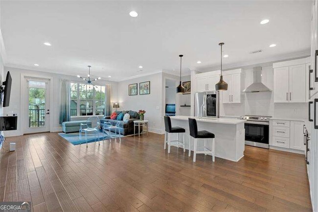 property at 6890 Peachtree Blvd