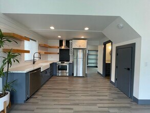 7686 SE Overland St in Milwaukie, OR - Building Photo - Building Photo