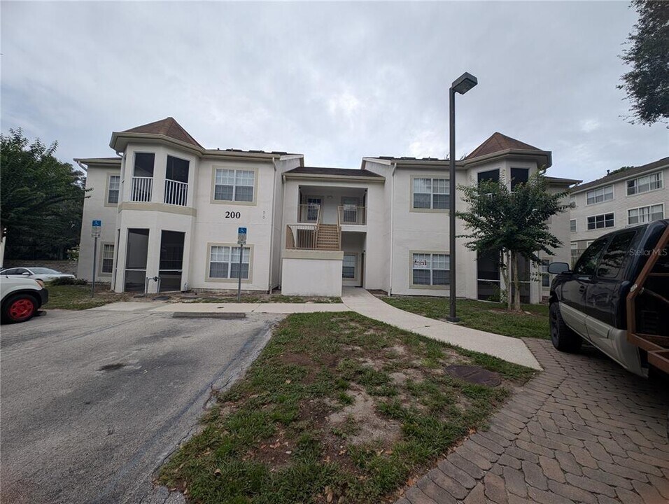 970 N Spring Garden Ave in DeLand, FL - Building Photo