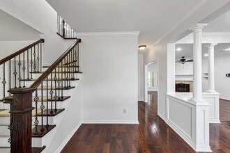 902 Fairgate Dr in Houston, TX - Building Photo - Building Photo