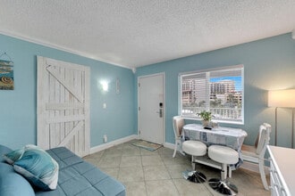 445 S Gulfview Blvd in Clearwater, FL - Building Photo - Building Photo