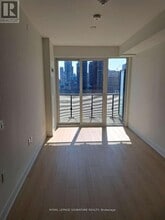 575 Bloor St E in Toronto, ON - Building Photo - Building Photo