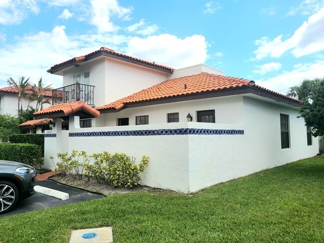 13473 Fountain View Blvd in Wellington, FL - Foto de edificio - Building Photo