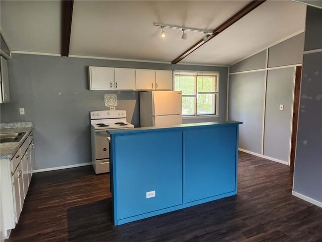 255 6th Ave NE in Hutchinson, MN - Building Photo - Building Photo