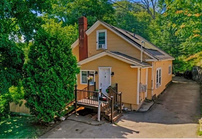 property at 1 Wigwam Hill Dr