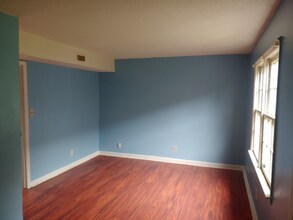 132 Oakmont Dr in Greenville, NC - Building Photo - Building Photo