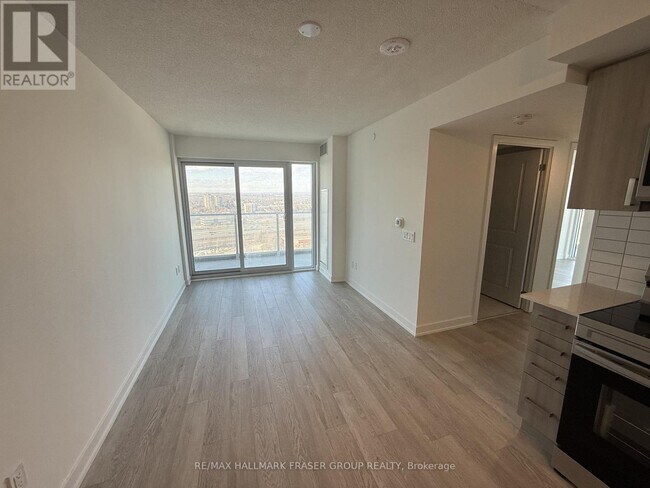 1010 Sandy Beach Rd in Pickering, ON - Building Photo - Building Photo